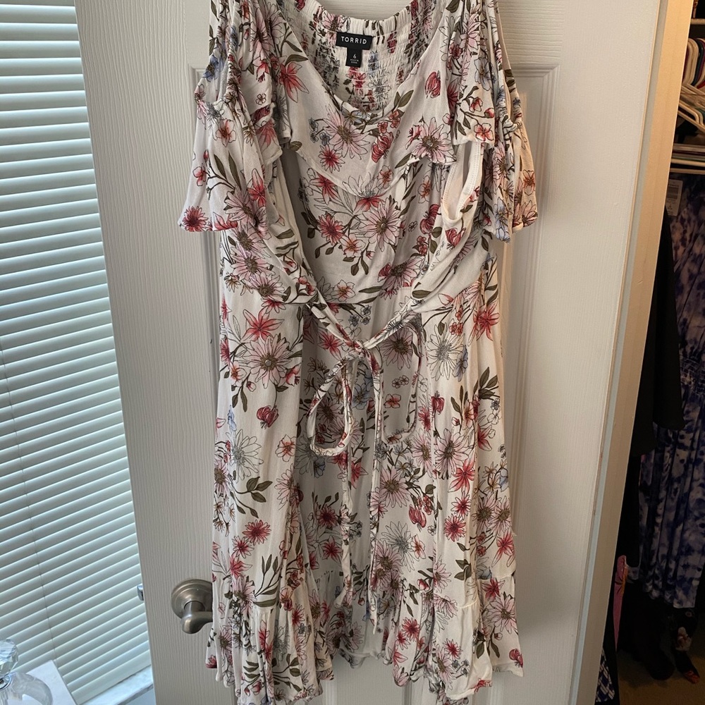 White floral cold shoulder Dress